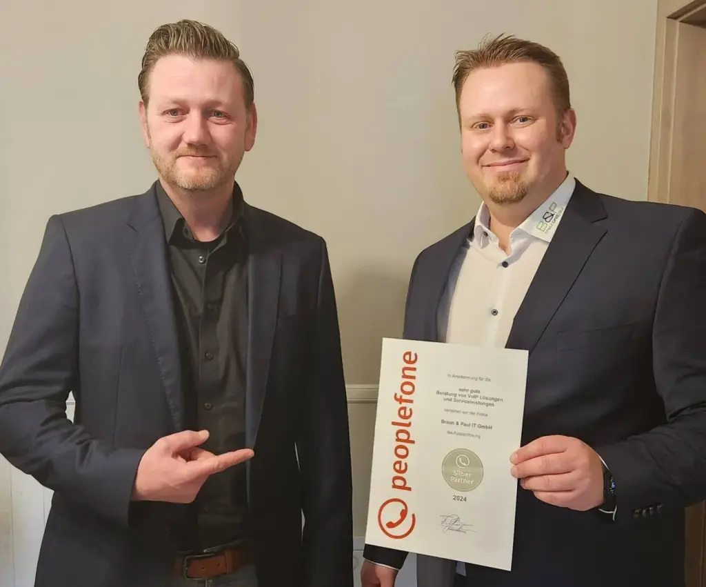 Silber-Urkunde Überreichung an Matthias Fissel und Frank Gabbert